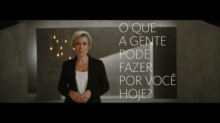 Santander personifica voz da tecnologia