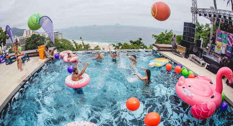 Trident XBnB premiará consumidores com pool partys