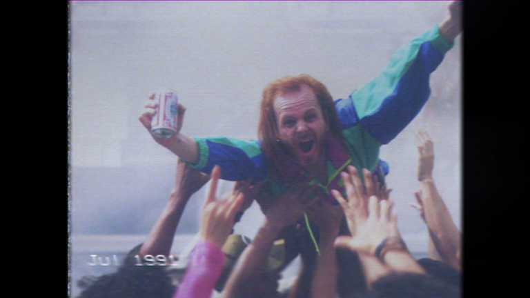 Budweiser resgata anos 90 por Lollapalooza