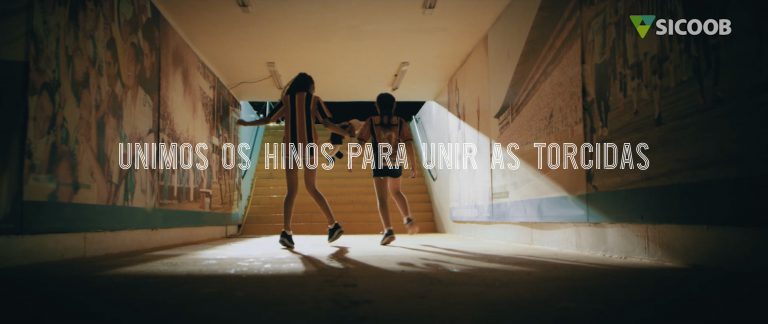 Torcedores cantam o hino de times adversários em campanha da D/Araújo
