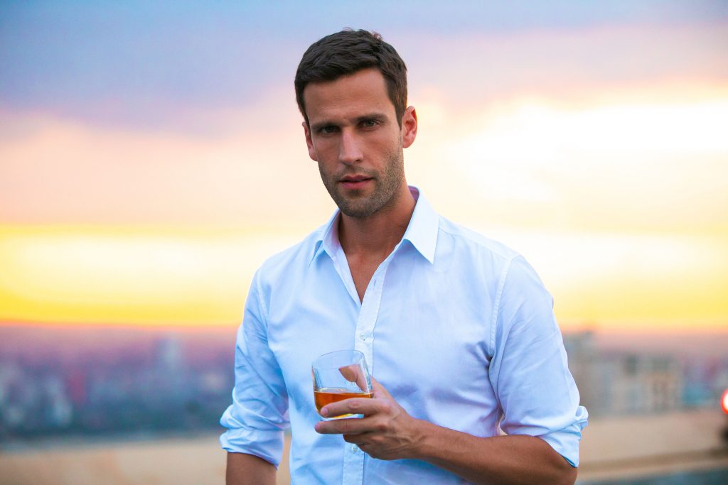 #MereceUmBlueLabel com Pedro Andrade para Johnnie Walker