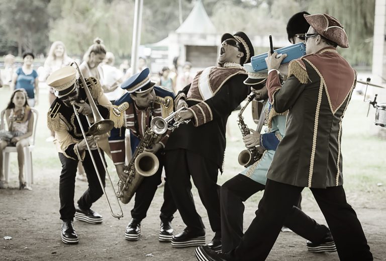 Street Music Library chega ao Brasil pela Tesis
