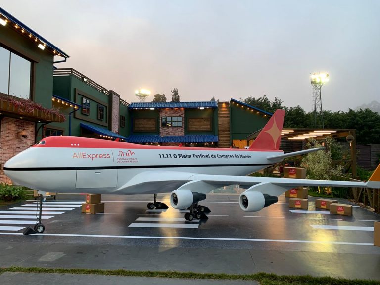 Avião do AliExpress em “A Fazenda”