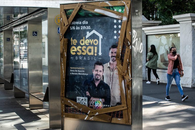 Novo programa do SBT ganha OOH diferenciado