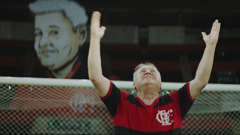 Com ajuda da inteligência artificial, Zico atende pedido do pai já falecido