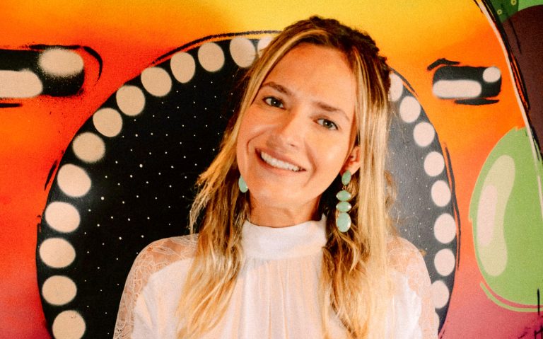 Renata Turlão volta para a Webedia Brasil