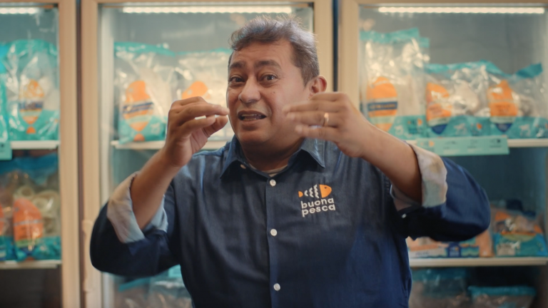 Batista vira “Espeixealista” campanha de Páscoa da Buona Pesca