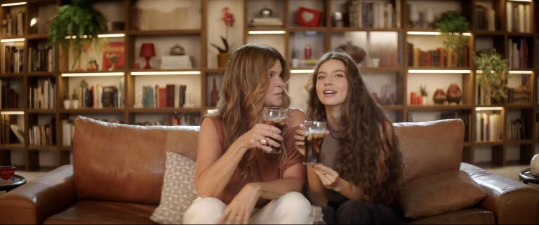 Coca-Cola une gerações de Jumas, personagem de “Pantanal”
