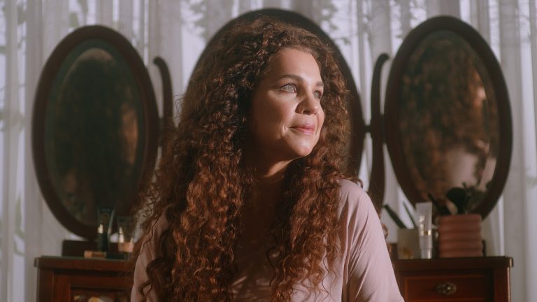 Vult traz Isabel Teixeira para estrelar sua primeira campanha