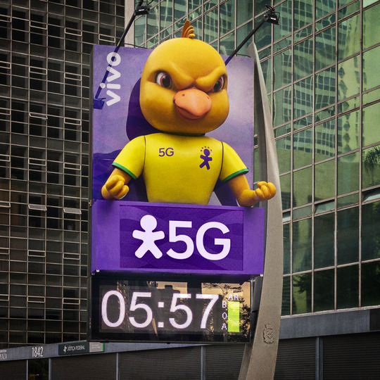 Canarinho e Vivo torcem em real time pelo Brasil