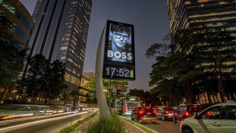 JCDecaux amplia oferta de relógios digitais em SP