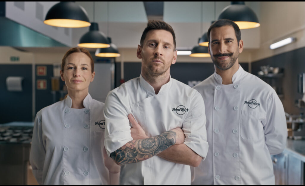 Messi vira “chef” em campanha do Hard Rock Café