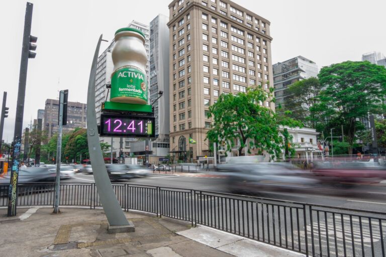 Novo Activia pelas ruas de São Paulo