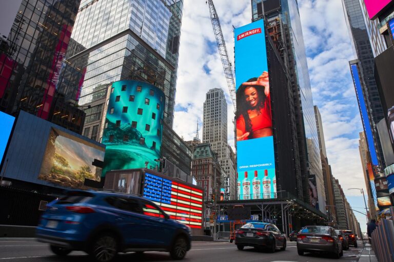 Smirnoff e Iza na Times Square: “Nossa vibe a gente faz”