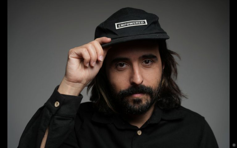 2025: Ale Paschoalini, roteirista e diretor de cena da Ultravioleta