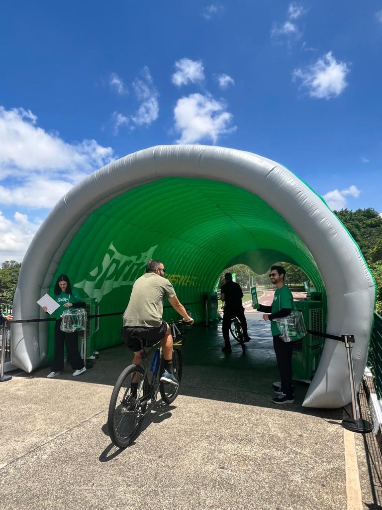 Sprite refresca visitantes em parque de São Paulo