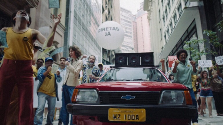 Filme narrado por Fernanda Torres celebra 100 anos de Chevrolet no Brasil