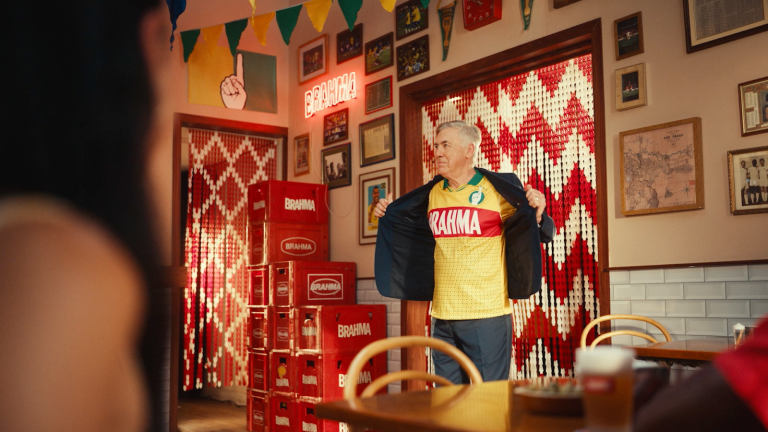 Brahma transforma Carnaval em plataforma de marca para apresentar o Brasil a Ancelotti