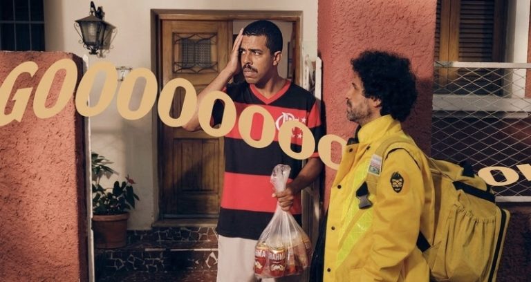 Brahma cria “seguro do gol” e devolve cerveja para quem perde lance decisivo