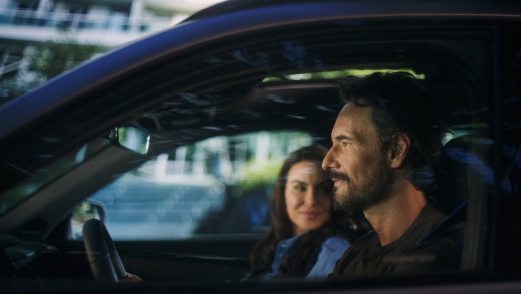 Renault usa Rodrigo Santoro e Mel para dar nova direção à marca