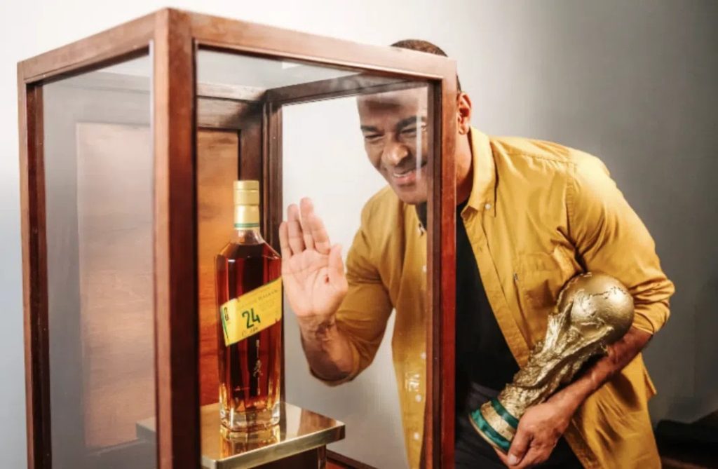 Johnnie Walker transforma espera pelo hexa em edição especial de 24 anos