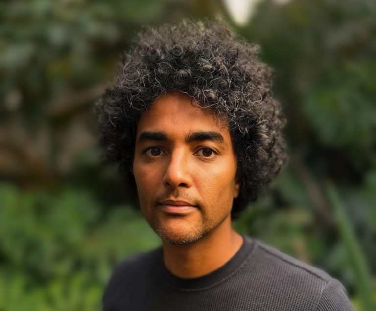 Ian Black lança a consultoria Black Sheep