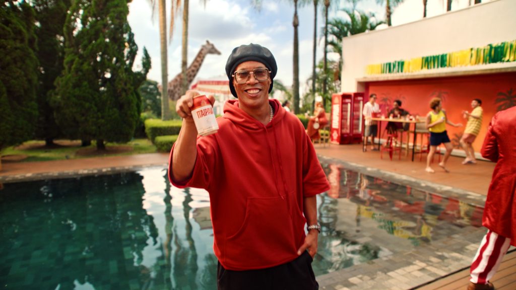 Ronaldinho vira rolê da Itaipava