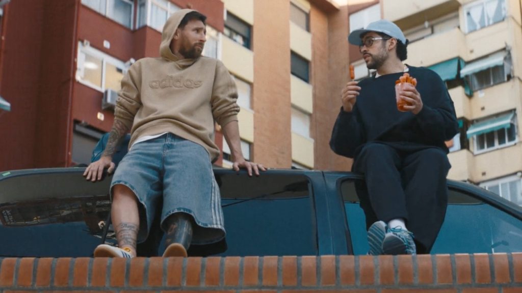 Adidas escala estrelas e lendas em “Backyard Legends” para aquecer a Copa de 2026