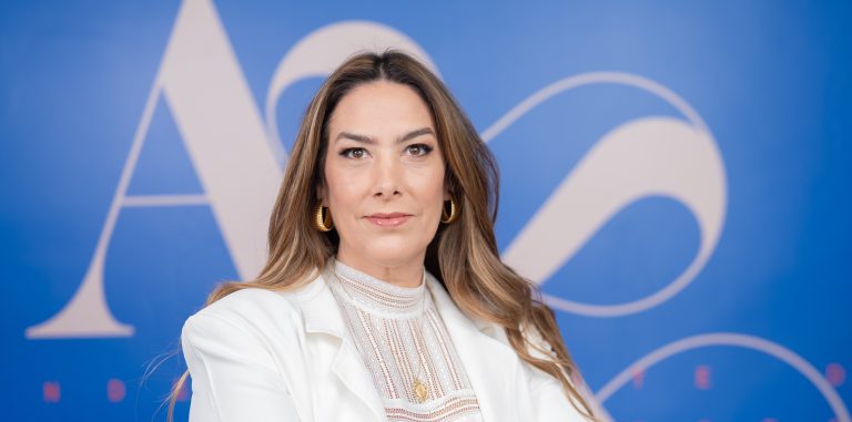 Juliana Pileggi Suplicy, CEO da AKM: “As marcas não buscam mais ações isoladas. Elas querem ecossistemas de comunicação.”