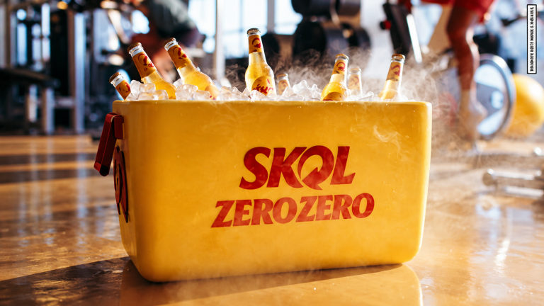 Skol Zero Zero invade o universo fitness sem abrir mão do brinde