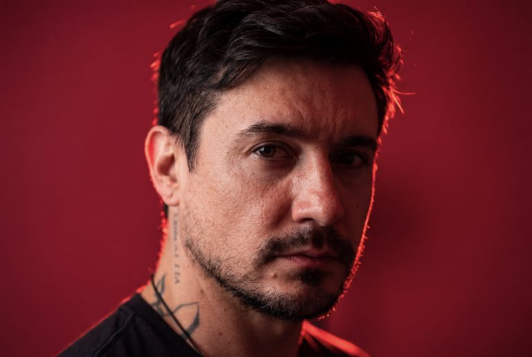 Akkira transforma IA em linguagem criativa