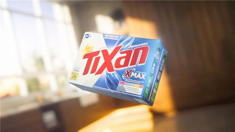 Tixan põe meias, aventais e até roupa de gato à prova