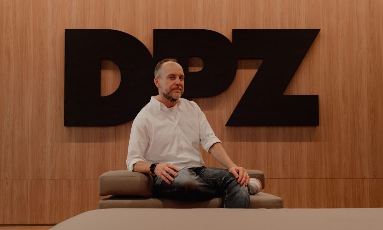 Renato Simões assume comando criativo da DPZ