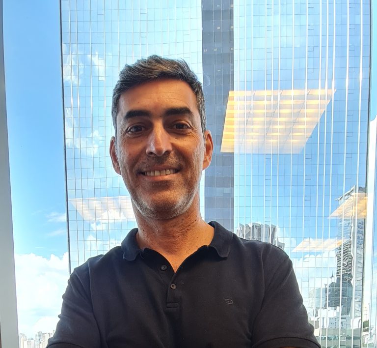 Herbert Viana, CEO e fundador da Zanzar: “A mídia em carros avança da exposição para a interação, os dados e a jornada de compra.”