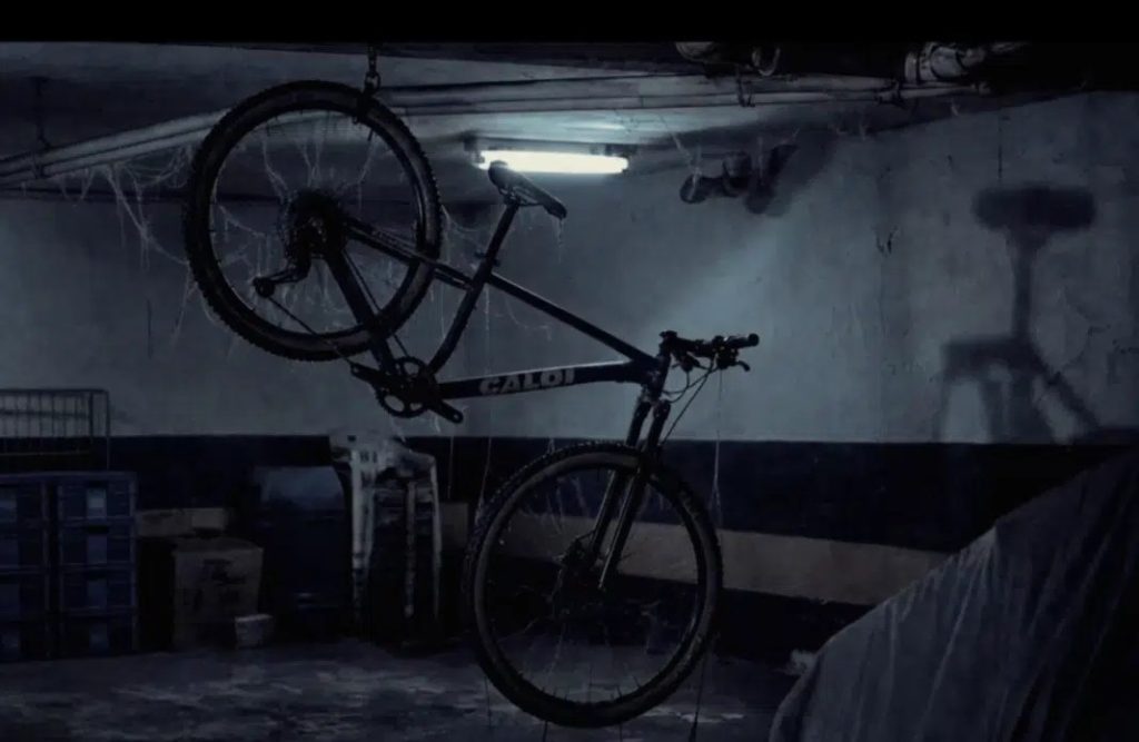 “O Encosto”: Caloi resgata bikes esquecidas no Halloween