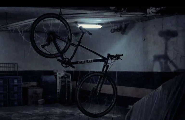 “O Encosto”: Caloi resgata bikes esquecidas no Halloween