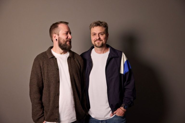AlmapBBDO apresenta Greg Kickow e Renato Simon como ECDs