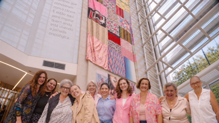 A.C.Camargo e VML unem histórias de pacientes na “Bandeira Viva”